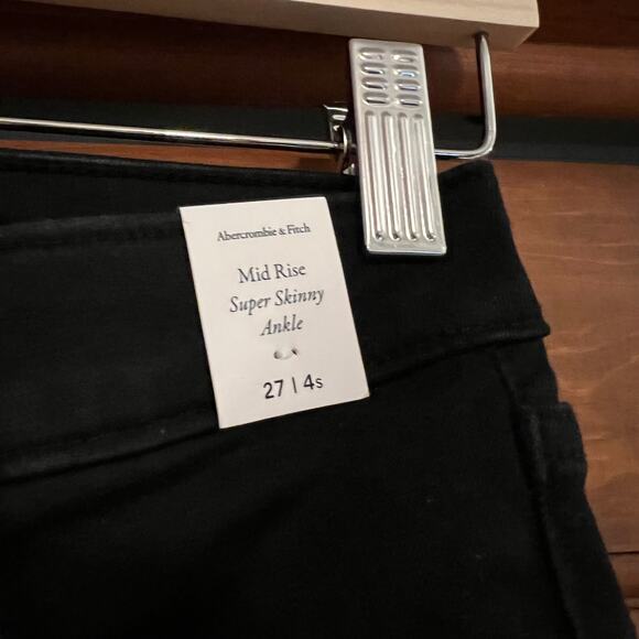 NWT Abercrombie & Fitch Mid Rise Super Skinny Ankle Jeans Distressed Black 27/4S - Picture 9 of 13